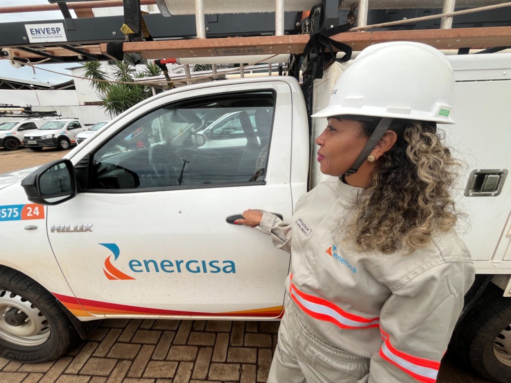 Energisa abre vagas preferenciais para mulheres no cargo de eletricista de distribuição no TO Energisa abre vagas preferenciais para mulheres no cargo de eletricista de distribuição no TO