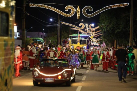 Desfile Natal Luz celebra criatividade cultural palmense