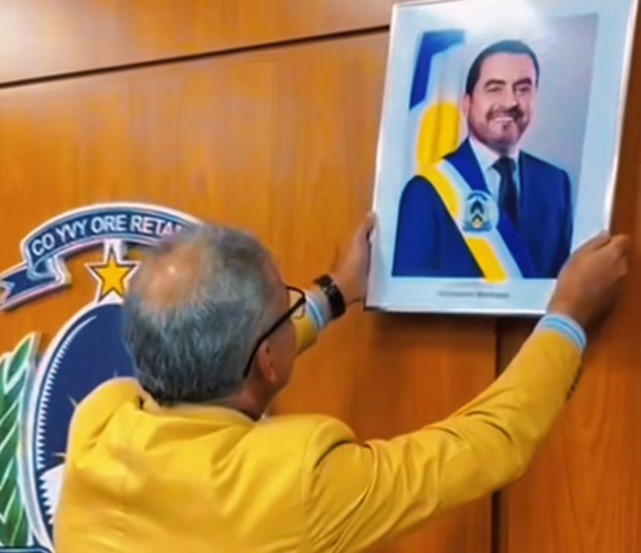 Clima de recomposição administrativa: Fotos oficiais de Wanderlei Barbosa voltam aos gabinetes do governo