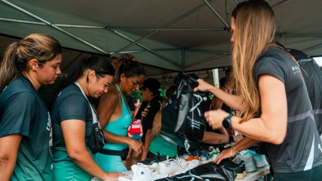 Triatleta e maratonista lança campanha para arrecadação de tênis usados destinados a atletas carentes