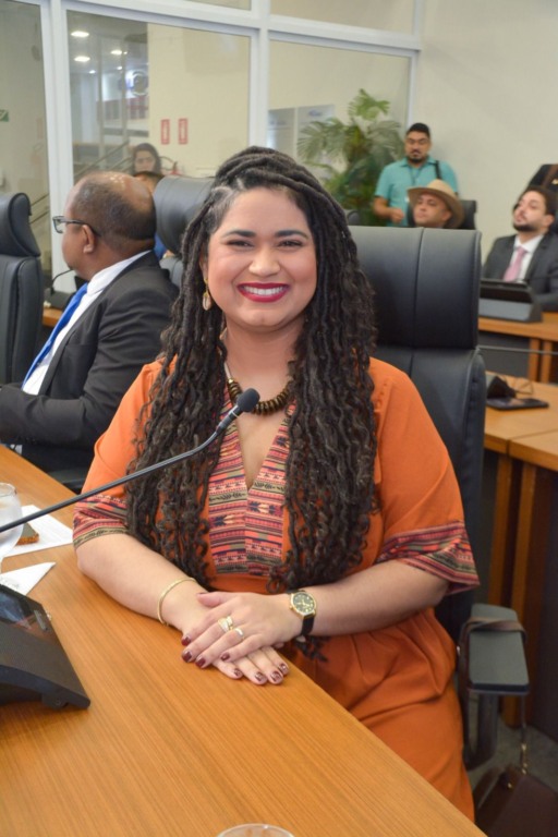 Thamires do Coletivo SOMOS vai disputar pela esquerda uma cadeira na Câmara Federal em 2026