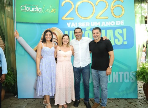 Com presença do governador Wanderlei Barbosa e Karynne, Claudia Lelis reúne aliados em confraternização marcada por forte emoção