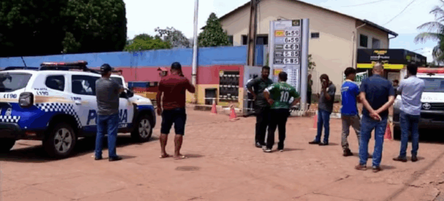 Jovem de 19 anos é morto a tiros em posto de combustivel em Palmas — Foto: TV Anhanguera/Reprodução
