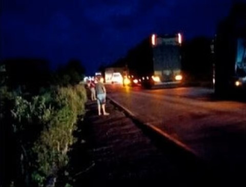 Motociclista morreu na BR-153, em Paraíso do Tocantins — Foto: Reprodução/TV Anhanguera