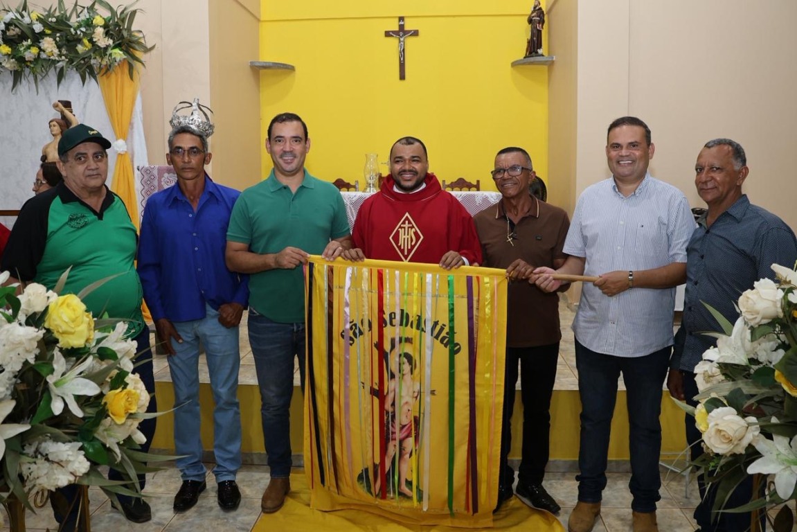 Vicentinho Junior prestigia Festejo em Ipueiras: “Meu mandato é vivido no meio das pessoas” Vicentinho Junior prestigia Festejo em Ipueiras: “Meu mandato é vivido no meio das pessoas”