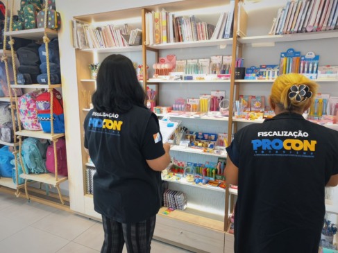 A maior variação de preços foi identificada na caneta esferográfica cristal bold 1,6 mm, da marca Bic - Foto: Ascom Procon/Governo do Tocantins