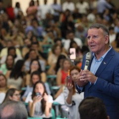 Mais de 80 novos diretores escolares tomam posse em Palmas; Eduardo Siqueira: &ldquo;prevalece a meritocracia&rdquo;