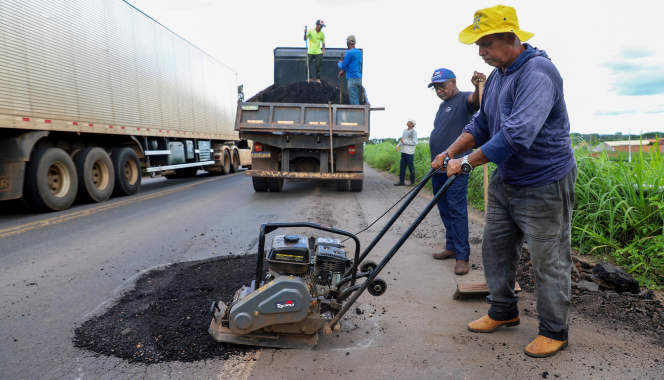 Ageto mantém de forma contínua os serviços de manutenção e conservação da malha viária - Foto: Ademir dos Anjos/Governo do Tocantins Ageto mantém de forma contínua os serviços de manutenção e conservação da malha viária - Foto: Ademir dos Anjos/Governo do Tocantins