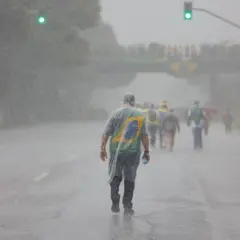 Raio atinge ato de Nikolas e mais de 30 pessoas s&atilde;o internadas em hospitais de Bras&iacute;lia&nbsp;