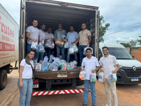 O secretário da Sedeem, Henrique Nesello, e o secretário-executivo da pasta, Fredim do Povo, participaram da entrega dos produtos – Foto Divulgação