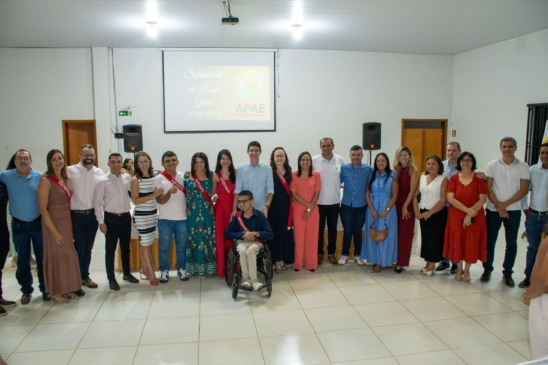 Celso Morais prestigia solenidade de posse da mesa diretora da APAE de Paraíso
