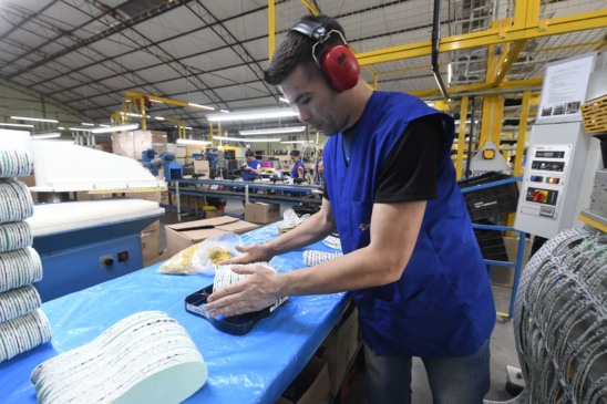 Pesquisa aponta queda na produção industrial no TO; Investimentos e empregos também recuaram