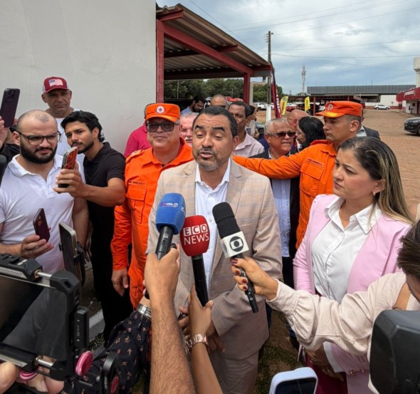 Governador comenta saída de Laurez do Palácio e diz que vice estava sem usar o gabinete desde que ele voltou: “despejado não, ele foi para outro ambiente”