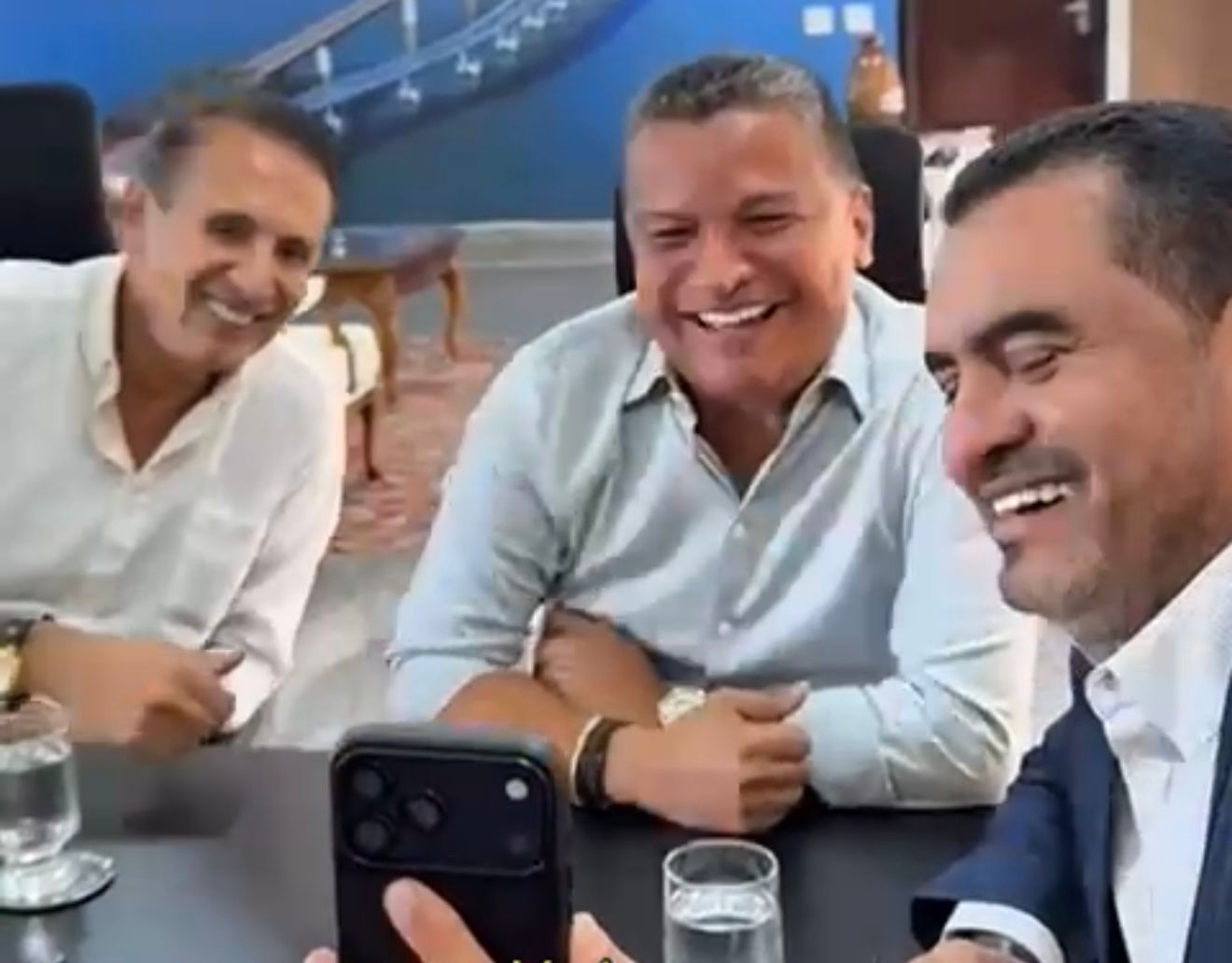 Dois prefeitos biquenses se reaproximam do Palácio Araguaia e são recebidos por Wanderlei: “clara demonstração de espírito municipalista” Dois prefeitos biquenses se reaproximam do Palácio Araguaia e são recebidos por Wanderlei: “clara demonstração de espírito municipalista”