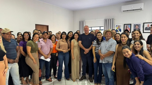 Em Divinópolis, deputada Janad Valcari fortalece alianças políticas e recebe apoio de lideranças locais