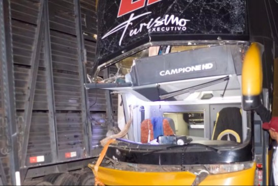 Ônibus do Águia após acdiente que matou preparador — Foto: Gustavo Sousa / Águia de Marabá