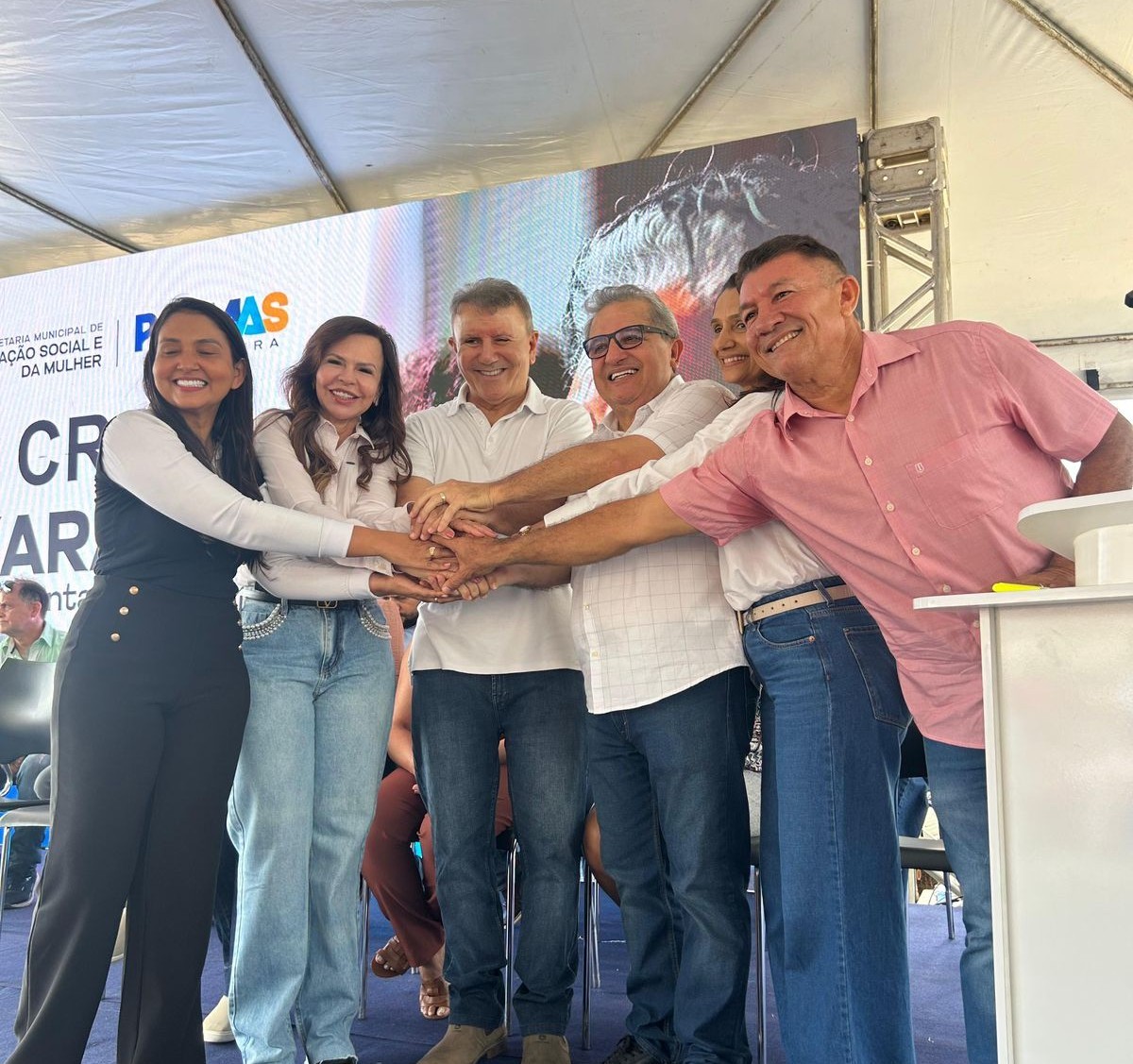 PALMAS: Jair Farias assume compromisso de priorizar recurso para Hospital Municipal se eleito federal: “hoje foi R$ 1 milhão mas a emenda de bancada toda será para o hospital” PALMAS: Jair Farias assume compromisso de priorizar recurso para Hospital Municipal se eleito federal: “hoje foi R$ 1 milhão mas a emenda de bancada toda será para o hospital”