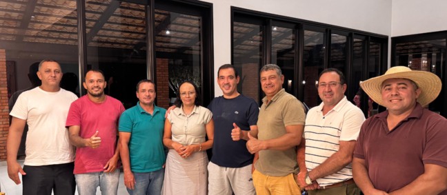 Pré-candidato ao governo Vicentinho Júnior recebe lideranças do Jalapão em Santa Tereza