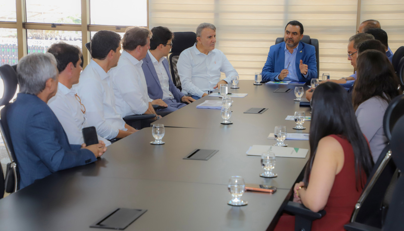 Governador Wanderlei Barbosa e diretores da BRK discutem novos investimentos em saneamento básico no Tocantins - Foto: Antonio Gonçalves/Governo do Tocantins