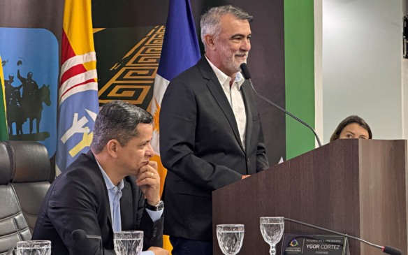 Homenageado pela Câmara de Araguaína, Amélio Cayres anuncia derrubada de veto do governador a lei que criou região metropolitana 