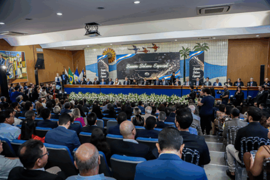 Sessão Especial celebra 37 anos do Tribunal de Contas do Tocantins com homenagens e presença de políticos