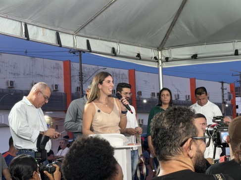 “Nossa filha vai se eternizar através desse Centro”: Carla Gomes faz do amor de mãe um chamado à inclusão e emociona lançamento de centro educacional com fala inspiradora 