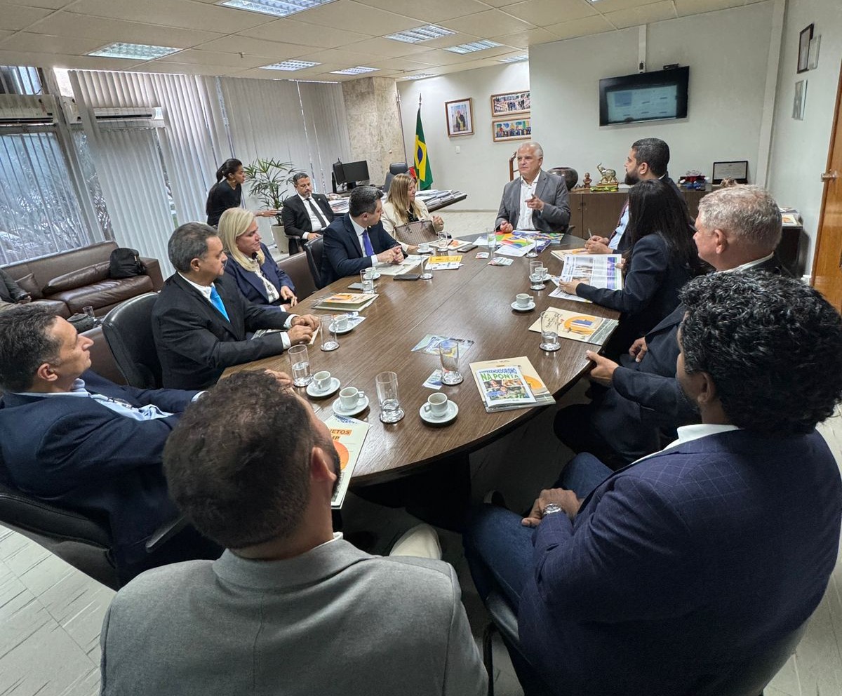 Em Brasília, Tiago Dimas articula com ministro e empresários fortalecimento do empreendedorismo e da indústria do Tocantins Em Brasília, Tiago Dimas articula com ministro e empresários fortalecimento do empreendedorismo e da indústria do Tocantins