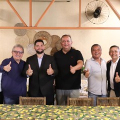 Em Bras&iacute;lia: Eduardo Gomes almo&ccedil;a com deputados e prefeitos; Jair Farias leva grupo de gestores aliados e articula recursos