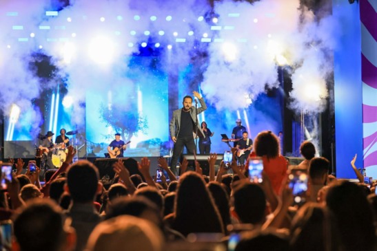 Luciano Camargo emociona público e é destaque da segunda noite do Capital da Fé