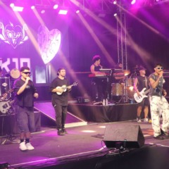 Multid&atilde;o canta e dan&ccedil;a com show do Kamisa 10 na &uacute;ltima noite do Porto Folia&nbsp;