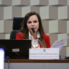 Senadora Professora Dorinha
