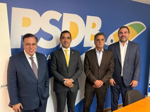 Aécio Neves dá boas-vindas a Vicentinho Jr, diz que ele agrega muito e sinaliza projeto do PSDB para o país: “Chega de extremos e radicalismos”