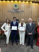 Doutora &Acirc;ngela &eacute; homenageada em noite hist&oacute;rica para a Odontologia tocantinense e convidada para coordenar Comiss&atilde;o de Pol&iacute;ticas P&uacute;blicas do Conselho Federal