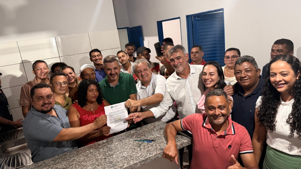 Amélio Cayres marca presença no aniversário de Cachoeirinha e frisa compromisso com avanços para população Amélio Cayres marca presença no aniversário de Cachoeirinha e frisa compromisso com avanços para população