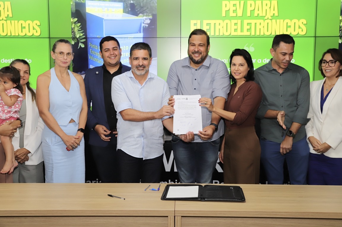 Assinatura do ACT ocorreu na sala de reuniões da pasta e integra a Agenda Ambiental na Administração Pública Assinatura do ACT ocorreu na sala de reuniões da pasta e integra a Agenda Ambiental na Administração Pública