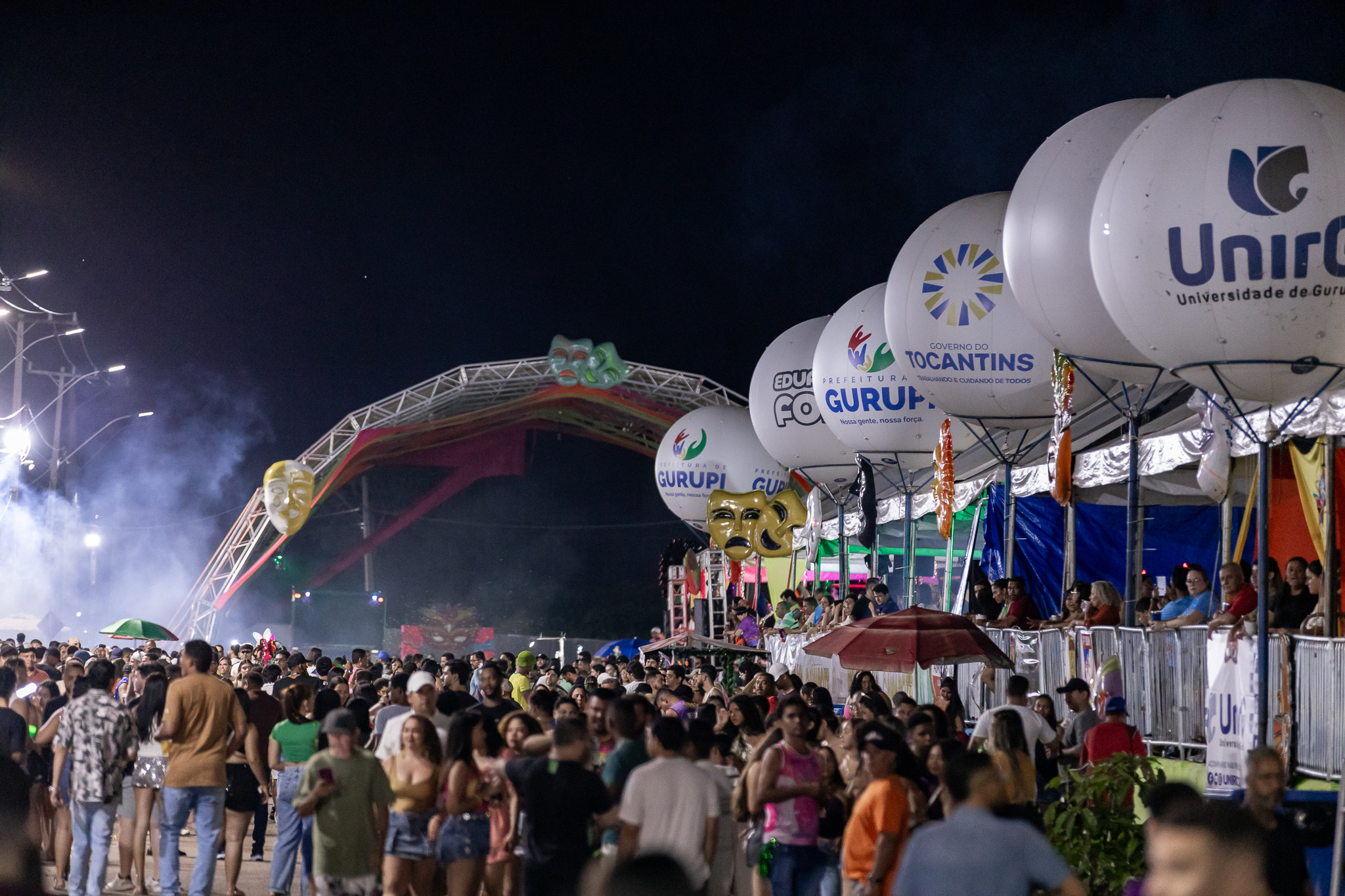 Última noite em Gurupi é marcada por shows, desfiles dos blocos e participação popular