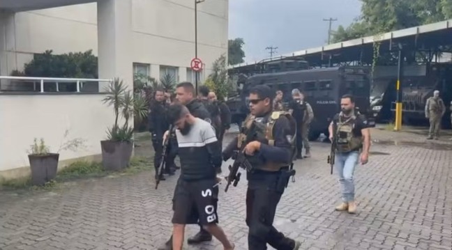 José Matheus Silveira Carneiro, conhecido como Galo Cego, foi preso em uma operação no Morro do Vidigal — Foto: Reprodução/g1 Rio