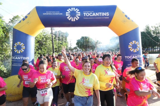 No Dia da Mulher, Claudia Lelis anuncia ambulância para atender Hospital da Mulher em construção em Formoso