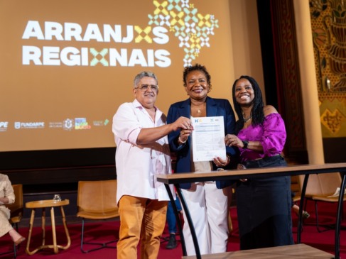 O secretário da Cultura, Adolfo Bezerra juntamente com a Ministra da Cultura, Margareth Menezes, e a secretária do Audiovisual do Ministério da Cultura, Joelma Gonzaga - Foto: Juliana Uepa/MinC