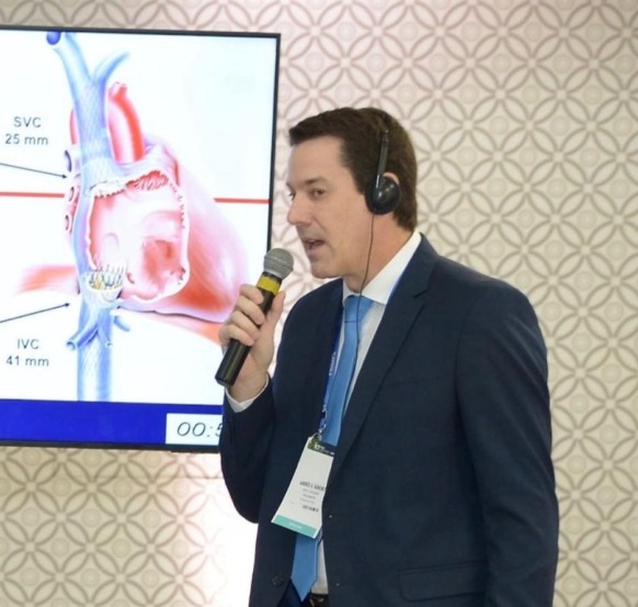 Dr. Andres Sánchez apresenta caso clínico de alta complexidade durante o TCT® Plus LATAM Valves 2026, em São Paulo _ Foto: arquivo pessoal