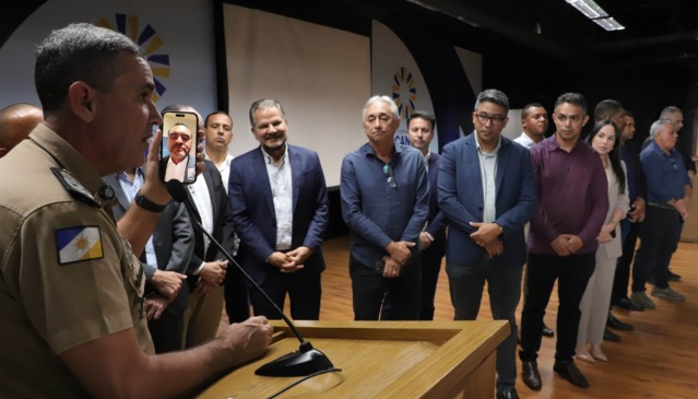 Durante reunião no auditório do Palácio Araguaia, governador Wanderlei Barbosa anunciou por meio de videoconferência a autorização para a construção da proposta de reestruturação PCCR dos militares - Crédito: Márcio Vieira/Governo do Tocantins