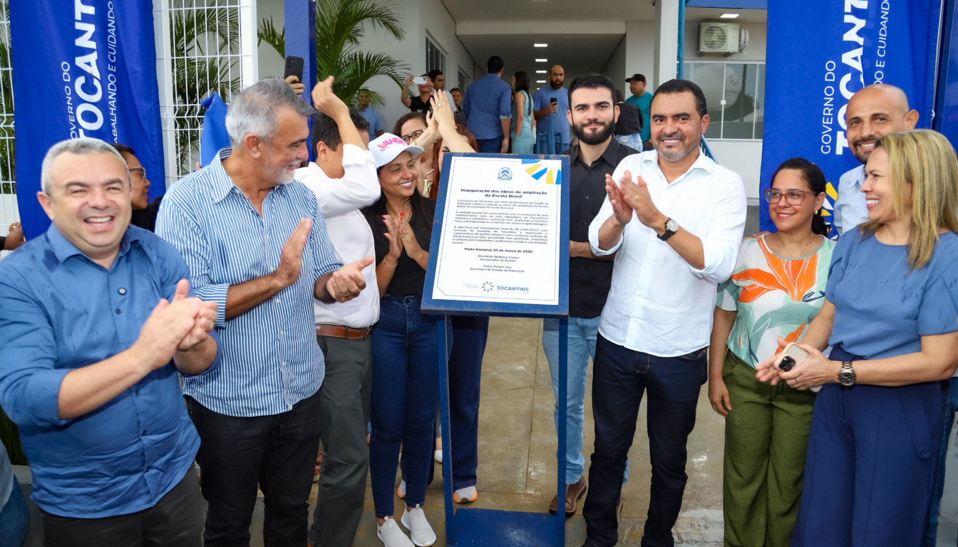 Governador Wanderlei Barbosa participou da entrega da reforma e ampliação da Escola Estadual Brasil, em Porto Nacional, e destacou os investimentos do Governo do Tocantins para fortalecer a infraestrutura e a qualidade da educação pública no estado - Foto: Ademir dos Anjos/Governo do Tocantins Governador Wanderlei Barbosa participou da entrega da reforma e ampliação da Escola Estadual Brasil, em Porto Nacional, e destacou os investimentos do Governo do Tocantins para fortalecer a infraestrutura e a qualidade da educação pública no estado - Foto: Ademir dos Anjos/Governo do Tocantins