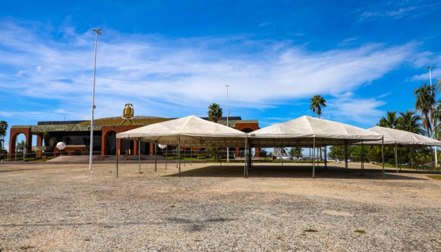 Praça dos Girassóis recebe estrutura para realização da feira de produtos gastronômicos e artesanais - Foto: Ademir dos Anjos/Governo do Tocantins