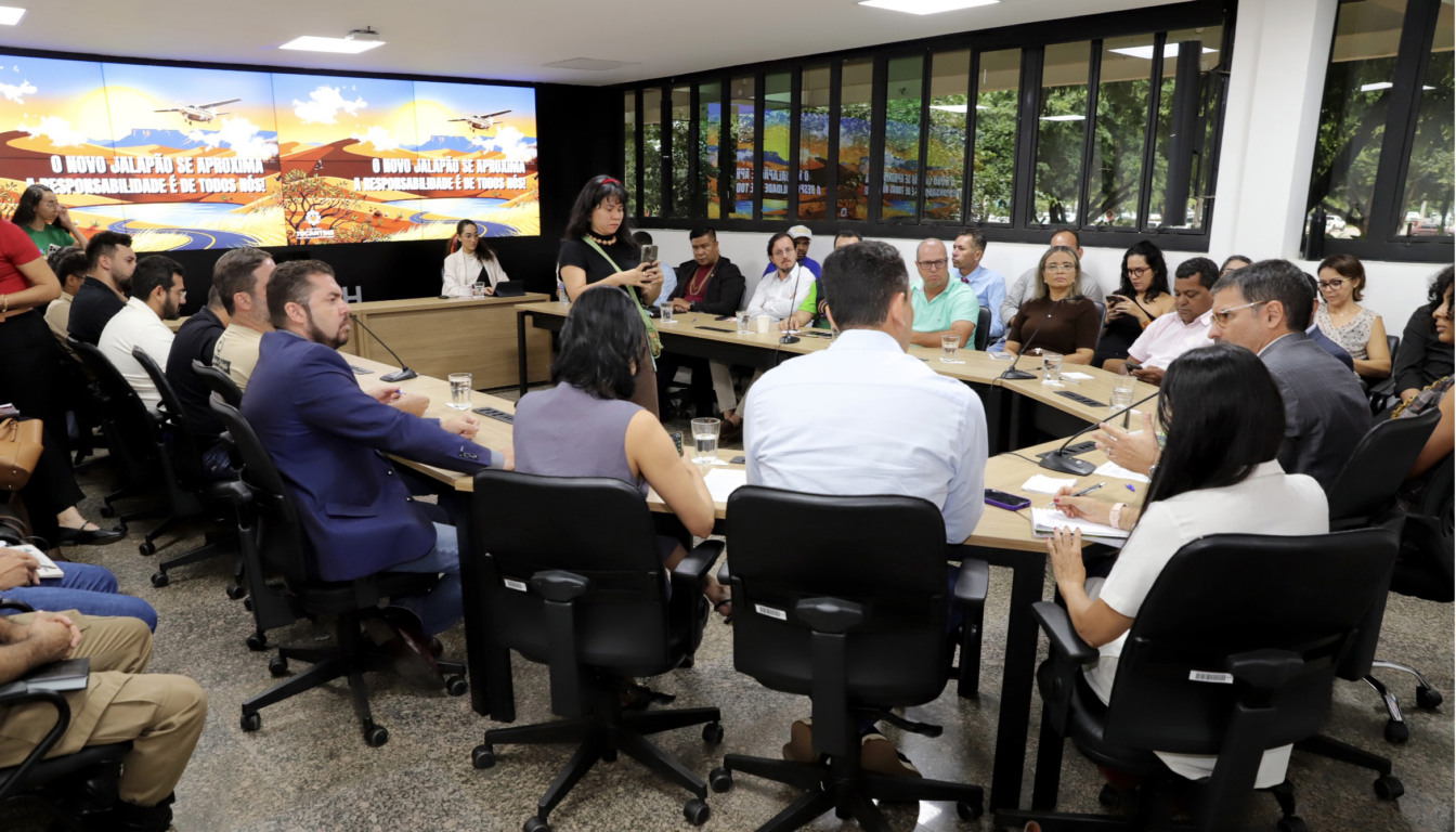 Representantes do Governo do Tocantins e lideranças do Jalapão participam de reunião para discutir os impactos da nova infraestrutura viária na região - Foto: Marcel de Paula/Governo do Tocantins Representantes do Governo do Tocantins e lideranças do Jalapão participam de reunião para discutir os impactos da nova infraestrutura viária na região - Foto: Marcel de Paula/Governo do Tocantins