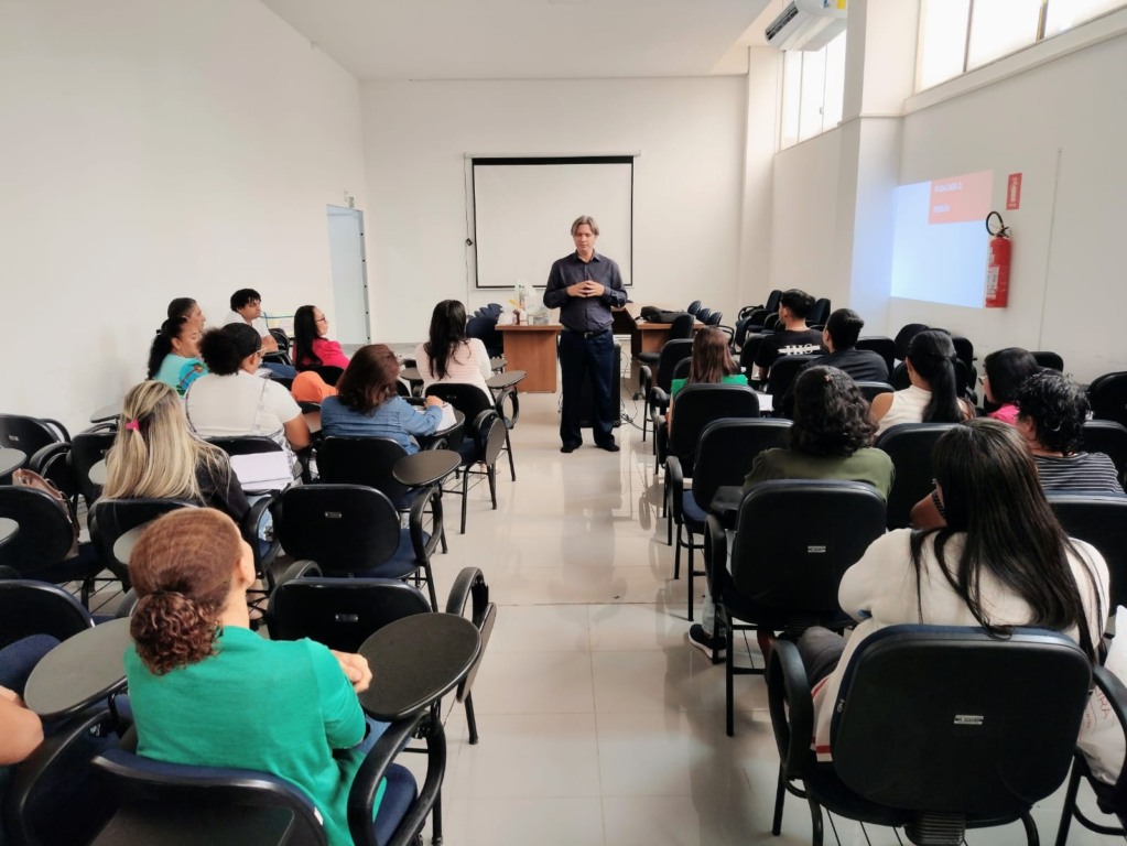 O curso fornece matéria didático, acesso aos materiais complementares e certificado de participação – Foto: Arquivo Setas O curso fornece matéria didático, acesso aos materiais complementares e certificado de participação – Foto: Arquivo Setas