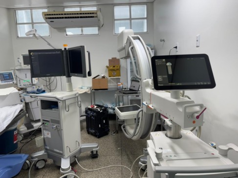 Equipamento chegou Novo arco cirúrgico instalado no Hospital Regional de Araguaína vai ampliar a precisão dos procedimentos