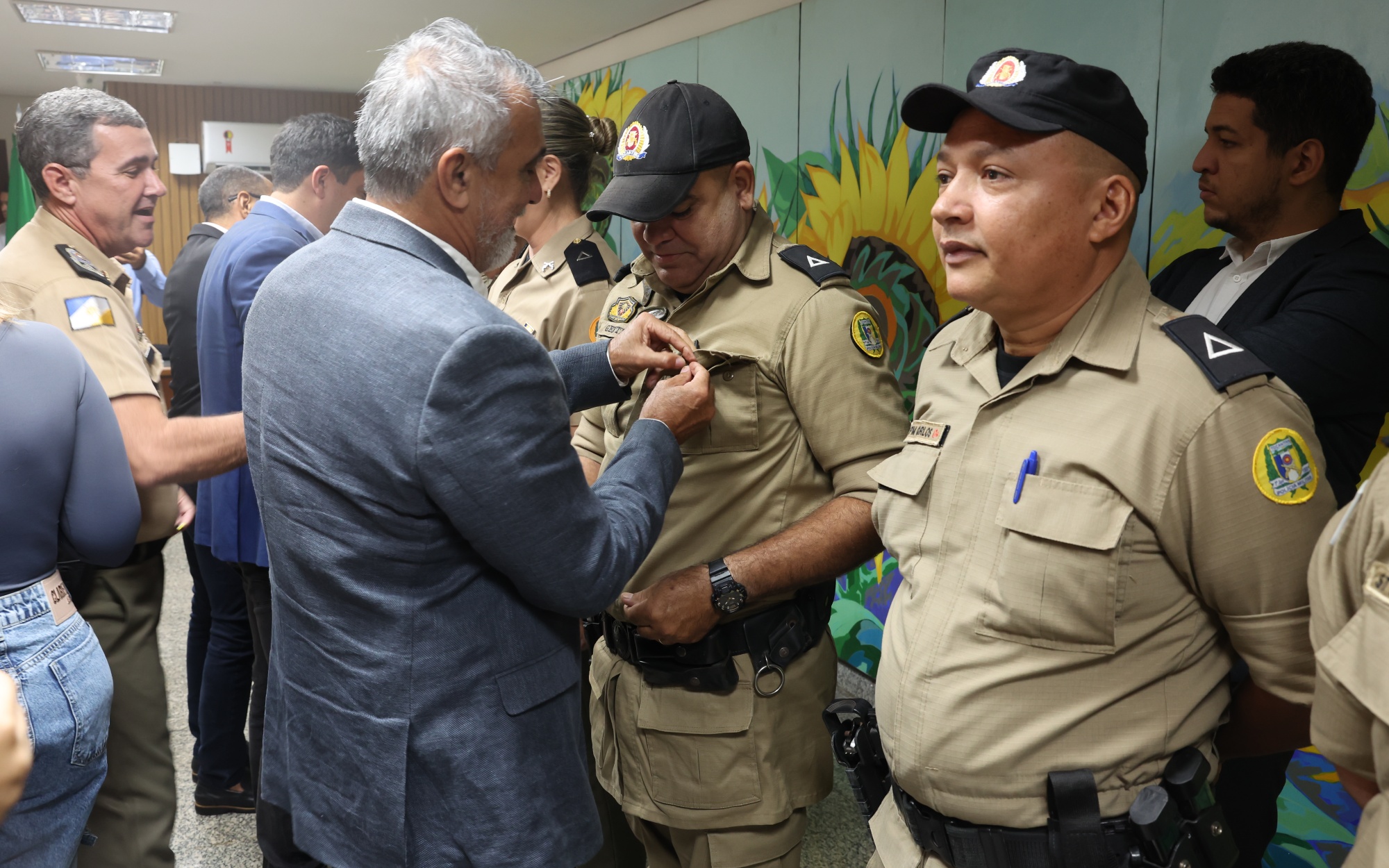 Policiais militares recebem homenagens em solenidade na Assembleia Legislativa