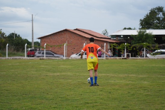 Aliança do TO e Peixe recebem recursos destinados por Léo Barbosa para a construção de campos de futebol