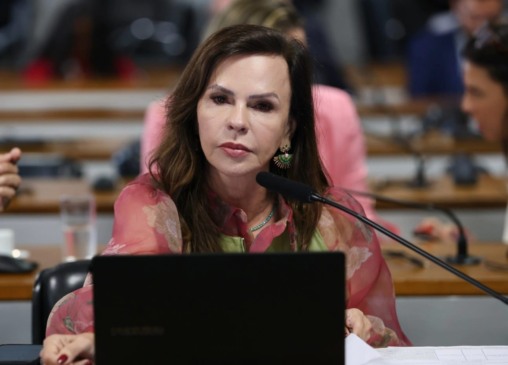 Senadora Professora Dorinha