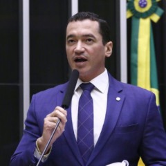 Guimar&atilde;es revela ser entusiasta de poss&iacute;vel chapa com Am&eacute;lio e Vicentinho, diz n&atilde;o saber &ldquo;ler bola de cristal&rdquo; e avisa: &ldquo;O MDB &eacute; um partido gar&ccedil;om est&aacute; pronto para servir&rdquo;